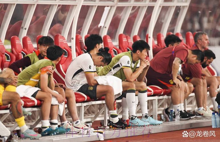 国足抵达马来西亚 当晚首训一丝不苟 国足抵达马来西亚 当晚首训一丝不苟